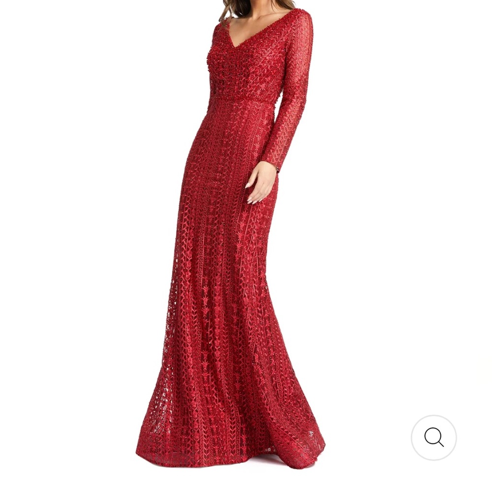 NWOT Mac Duggal red embroidered and embellished trumpet gown
